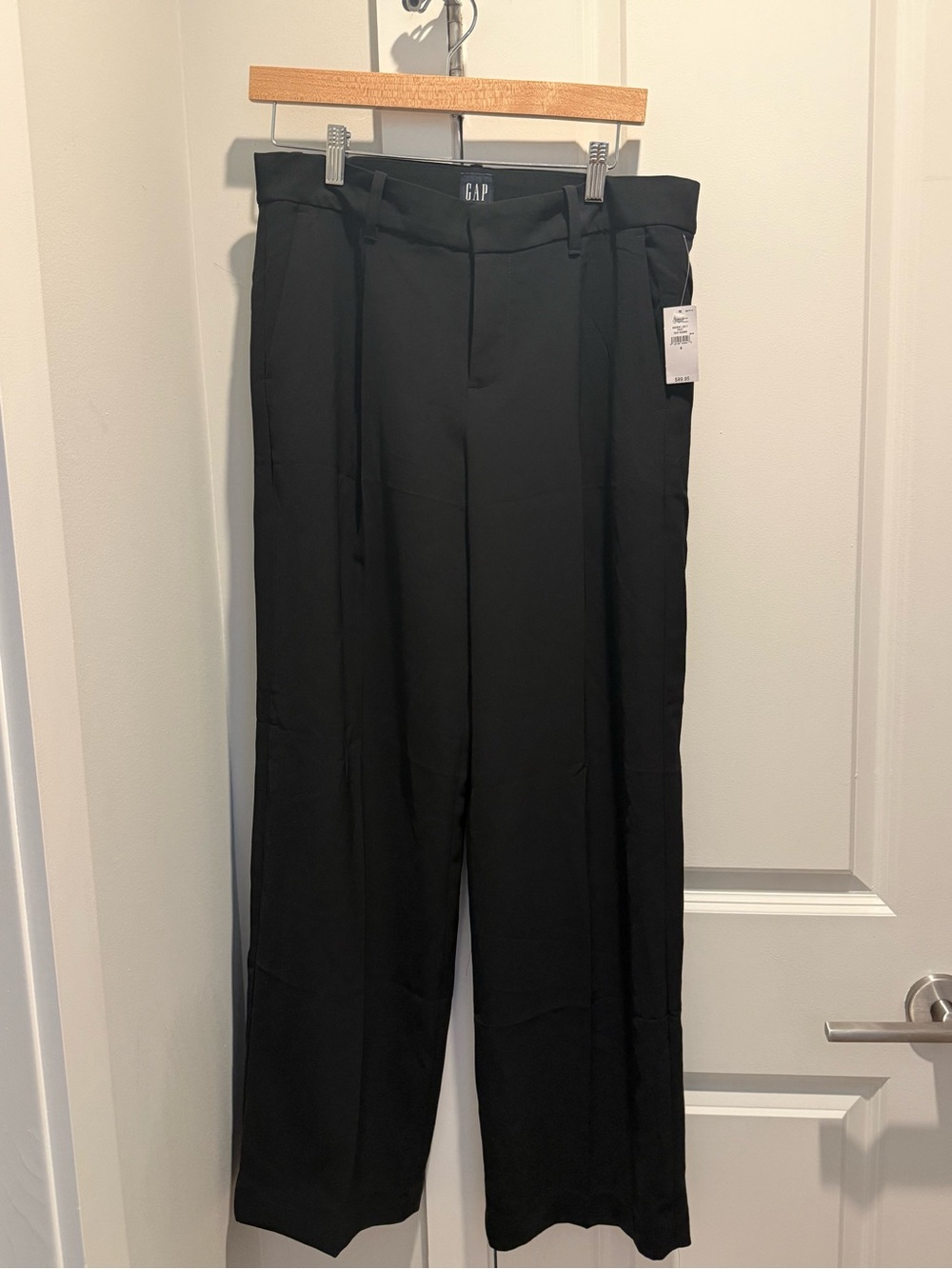 GAP Women’s Black Wide-Leg Dress Trousers. New with tags. size 4